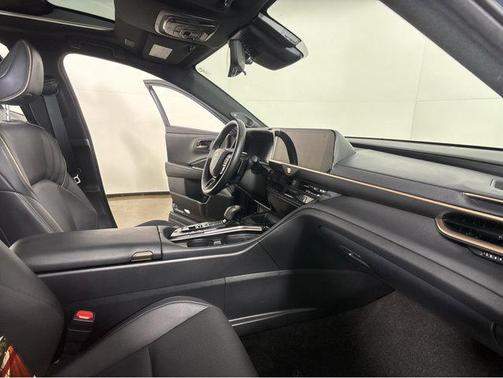 2025 Toyota Crown Signia Limited