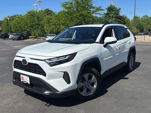Ice Cap 2025 Toyota RAV4 XLE