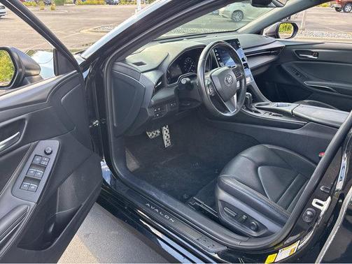 2021 Toyota Avalon Hybrid XSE