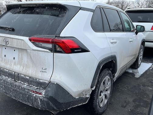 2025 Toyota RAV4 LE