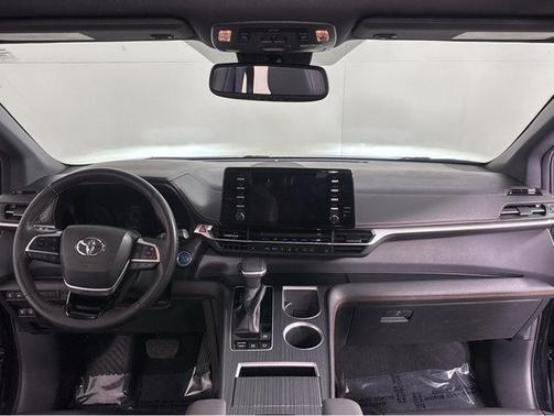 2022 Toyota Sienna XSE 7 Passenger