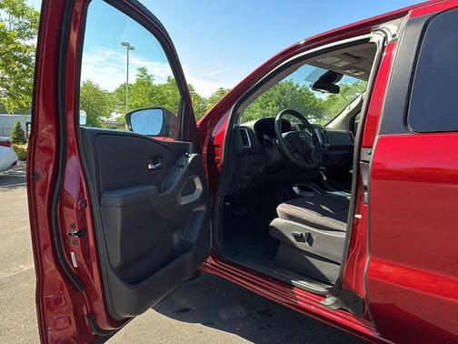 Cardinal Red Metallic Tricoat 2022 Nissan Frontier SV