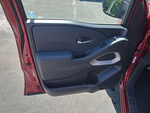 Cardinal Red Metallic Tricoat 2022 Nissan Frontier SV