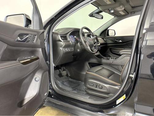 2022 GMC Acadia AWD AT4
