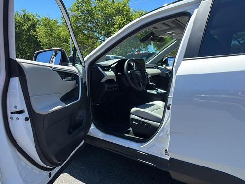 Wind Chill Pearl 2025 Toyota RAV4 Hybrid XLE Premium
