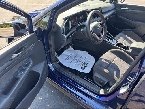 2023 Volkswagen Golf GTI 2.0T SE DSG