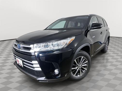 Midnight Black Metallic 2019 Toyota Highlander Hybrid XLE