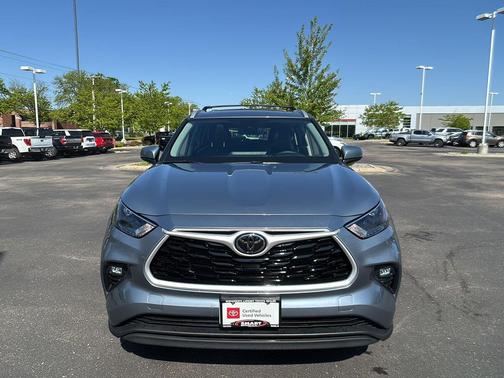 Moon Dust 2024 Toyota Highlander XLE
