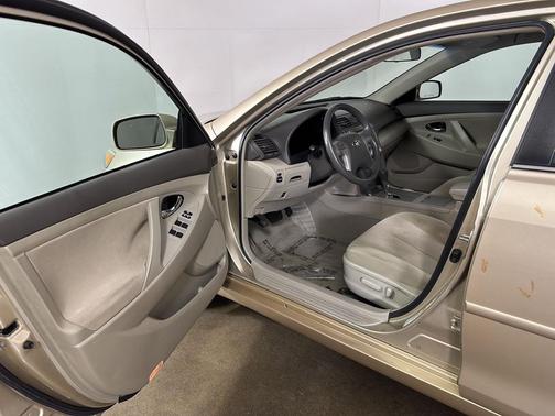 Sandy Beach Metallic 2011 Toyota Camry LE