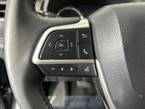 Magnetic Gray Metallic 2024 Toyota Highlander LE