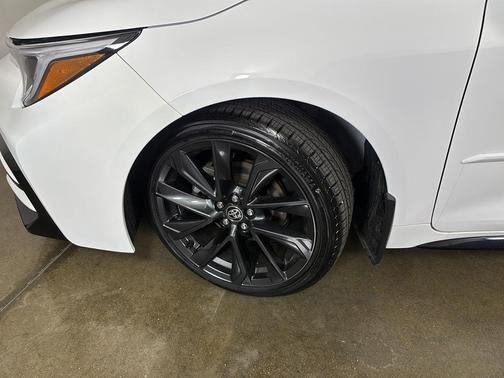 Ice Cap 2025 Toyota Corolla Hybrid SE