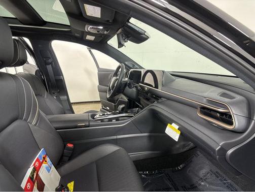 2025 Toyota Crown Signia Limited