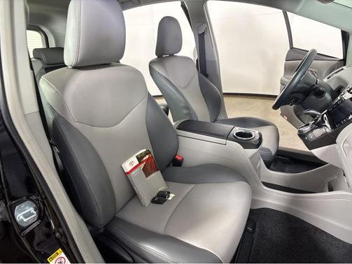 2015 Toyota Prius v Four