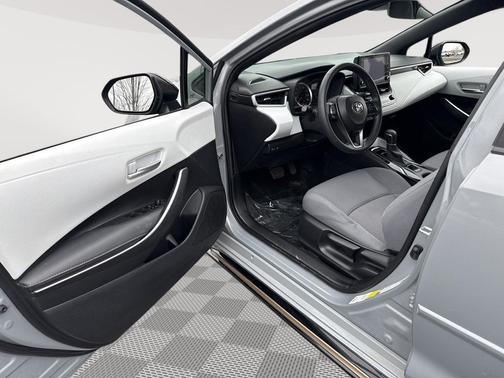 Black Sand Pearl 2022 Toyota Corolla SE