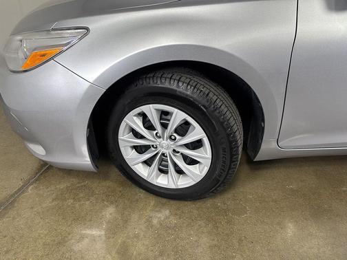 Celestial Silver Metallic 2015 Toyota Camry LE
