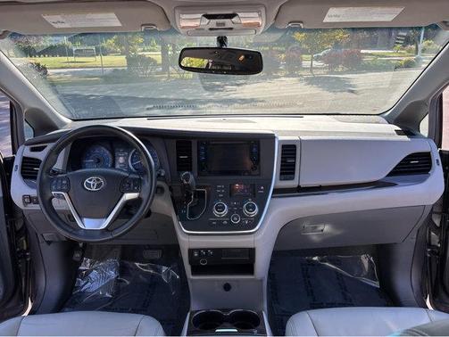 2015 Toyota Sienna XLE