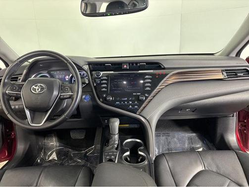 2019 Toyota Camry Hybrid XLE