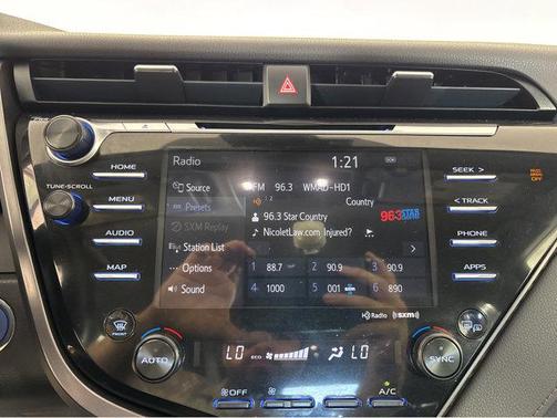 2019 Toyota Camry Hybrid XLE