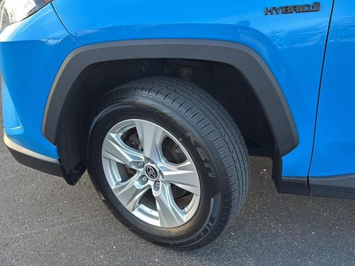 2021 Toyota RAV4 Hybrid XLE