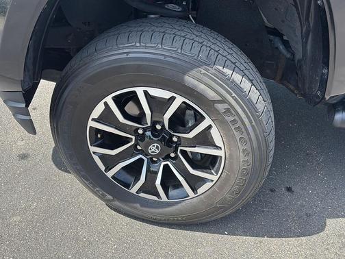 Midnight Black Metallic 2022 Toyota Tacoma TRD Sport