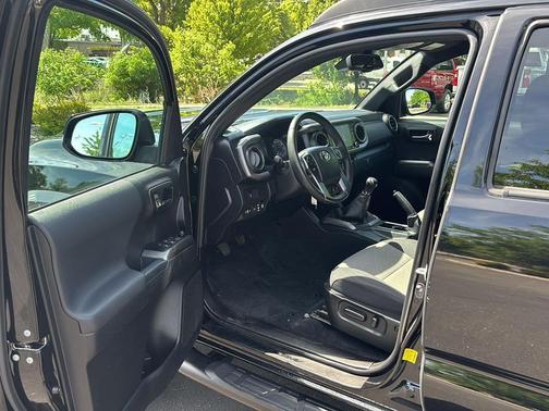 Midnight Black Metallic 2022 Toyota Tacoma TRD Sport