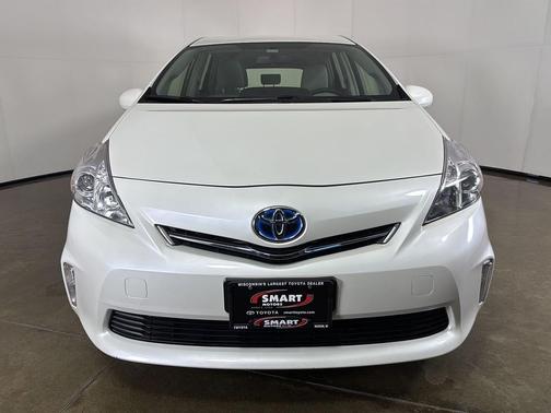 Blizzard Pearl 2014 Toyota Prius v Three