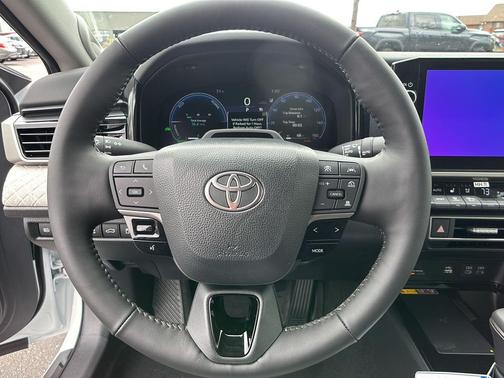 Wind Chill Pearl 2026 Toyota Camry XSE