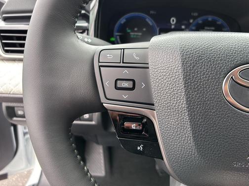 Wind Chill Pearl 2026 Toyota Camry XSE