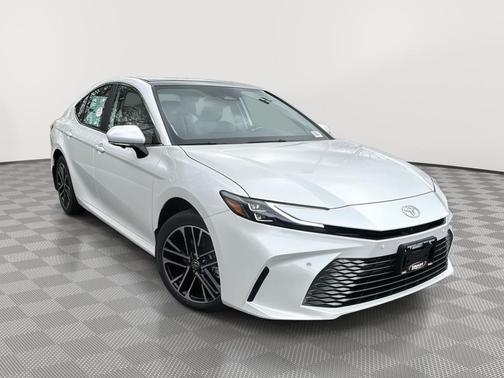 Wind Chill Pearl 2026 Toyota Camry XSE