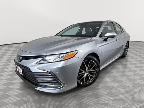 Celestial Silver Metallic 2023 Toyota Camry XLE