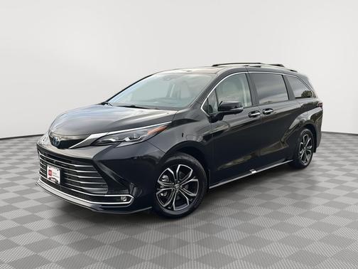 Midnight Black Metallic 2025 Toyota Sienna Platinum