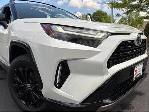 2022 Toyota RAV4 Hybrid SE