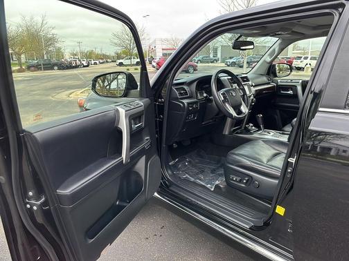 Midnight Black Metallic 2018 Toyota 4Runner Limited