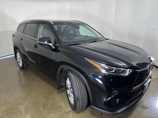 Midnight Black Metallic 2024 Toyota Highlander Limited