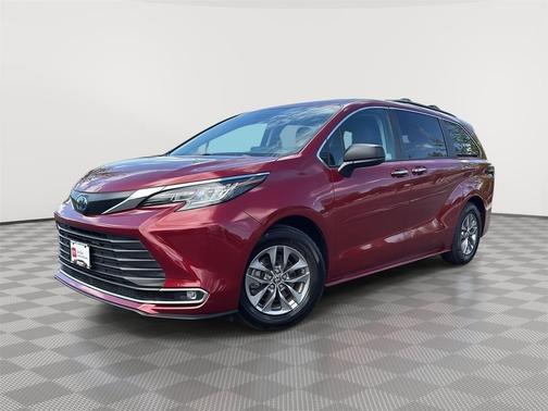 Ruby Flare Pearl 2023 Toyota Sienna XLE