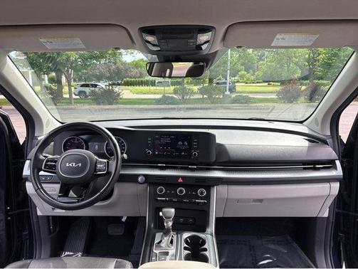 2023 Kia Carnival LX