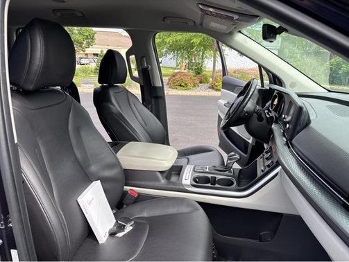 2023 Kia Carnival LX