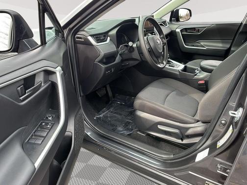 Magnetic Gray Metallic 2025 Toyota RAV4 LE