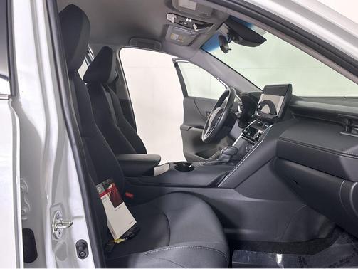 2023 Toyota Venza LE