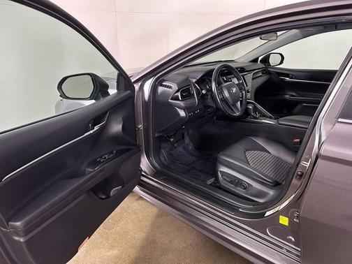 Predawn Gray Mica 2019 Toyota Camry SE