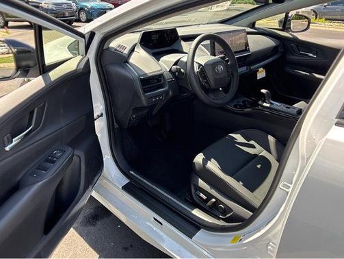 2025 Toyota Prius L