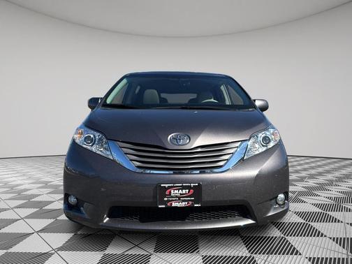 2012 Toyota Sienna XLE