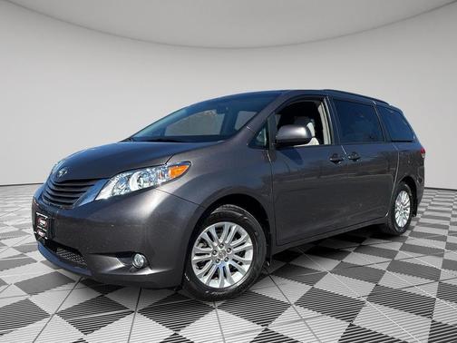 2012 Toyota Sienna XLE