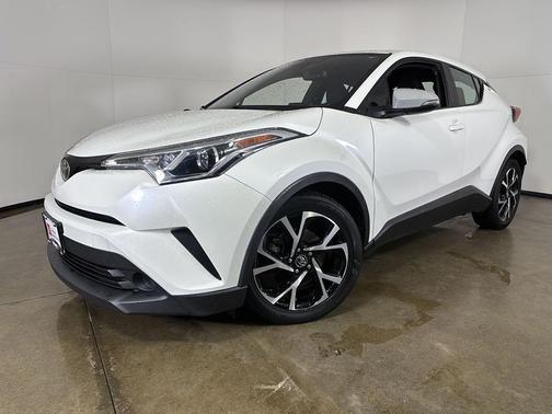 Blizzard Pearl 2018 Toyota C-HR XLE