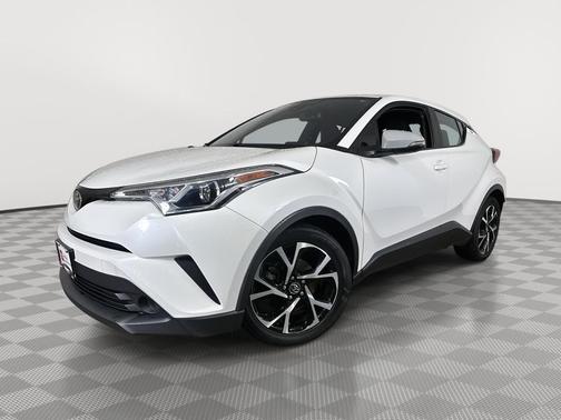 Blizzard Pearl 2018 Toyota C-HR XLE