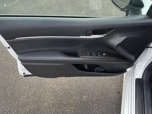Wind Chill Pearl 2023 Toyota Camry XLE