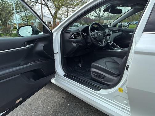 Wind Chill Pearl 2023 Toyota Camry XLE