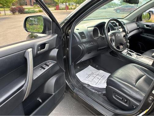 2013 Toyota Highlander SE
