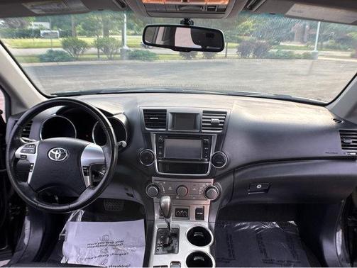 2013 Toyota Highlander SE