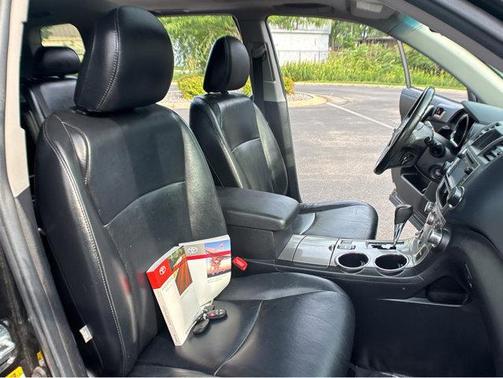 2013 Toyota Highlander SE